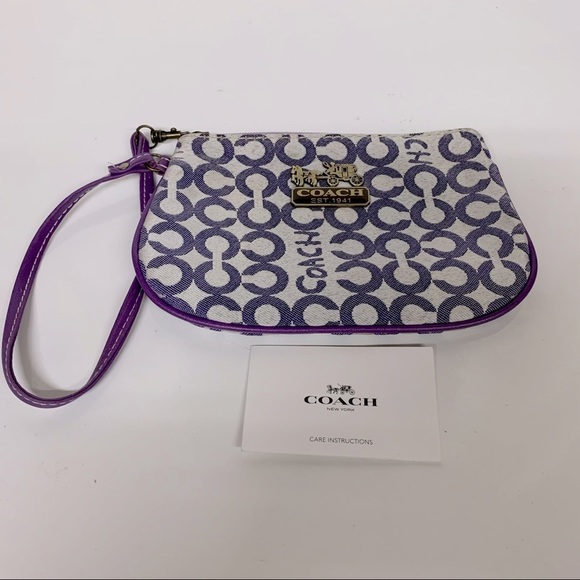 Coach Handbags - Coach Wristlet